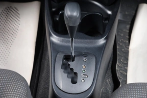 Хетчбэк Toyota Vitz 2019 года, 1129000 рублей, Новосибирск