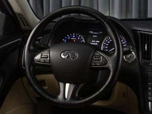 Седан Infiniti Q50 2015 года, 1834000 рублей, Тюмень