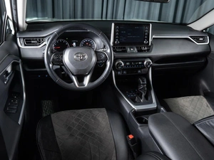 Внедорожник Toyota RAV4 2019 года, 2999000 рублей, Волгоград