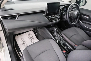 Универсал Toyota Corolla 2019 года, 1890000 рублей, Красноярск