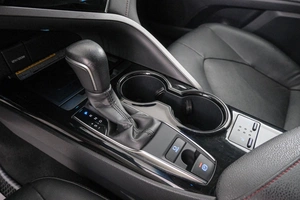 Седан Toyota Camry 2020 года, 3199000 рублей, Красноярск