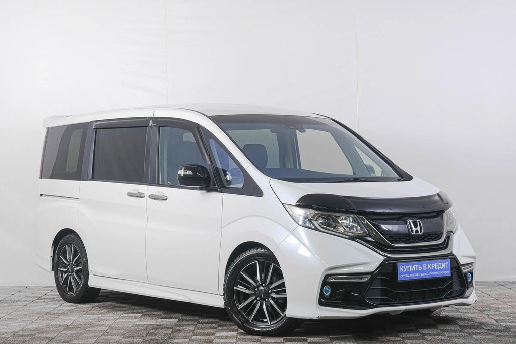 Минивэн Honda Stepwgn 2017 года, 2249000 рублей, Кемерово