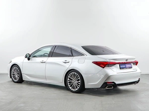 Седан Toyota Avalon 2022 года, 3998999 рублей, Москва
