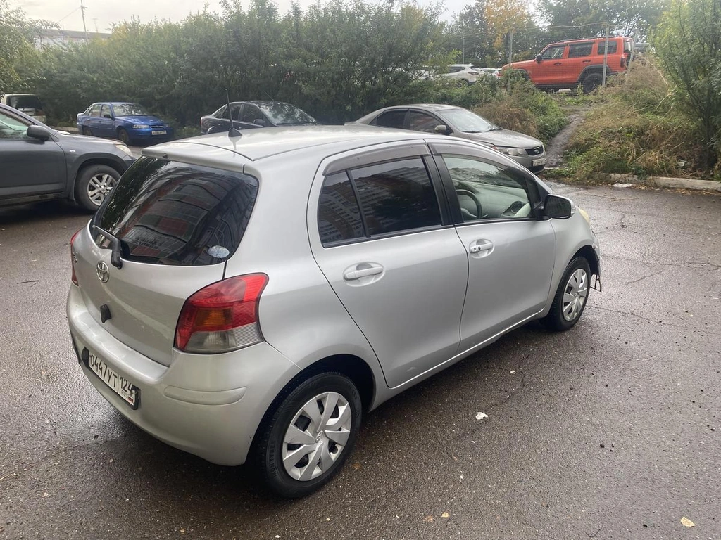 Хетчбэк Toyota Vitz 2008 года, 367000 рублей, Красноярск