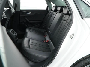 Седан Audi A4 2015 года, 2099444 рублей, Москва