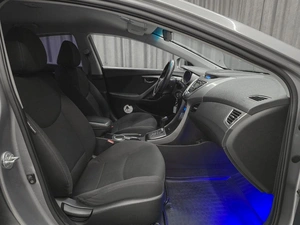 Седан Hyundai Elantra 2012 года, 1050000 рублей, Красноярск