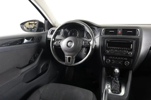 Седан Volkswagen Jetta 2012 года, 889000 рублей, Пермь