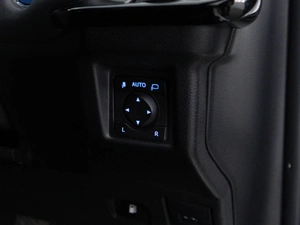 Седан Toyota Crown 2018 года, 3098077 рублей, Москва