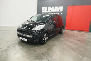 Хэтчбек Peugeot 107 2010 года, 500000 рублей, Курск