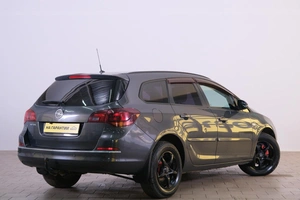 Универсал Opel Astra 2013 года, 989000 рублей, Омск
