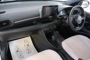 Хетчбэк Toyota Yaris 2020 года, 1199000 рублей, Омск