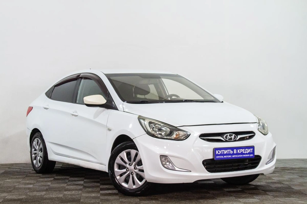 Седан Hyundai Solaris 2011 года, 669000 рублей, Сургут