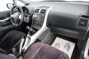 Хетчбэк Toyota Auris 2007 года, 679000 рублей, Красноярск