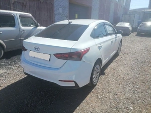 Седан Hyundai Solaris 2017 года, 877800 рублей, Красноярск