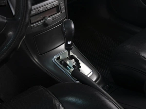 Седан Toyota Avensis 2005 года, 850000 рублей, Омск