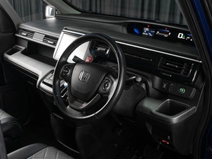 Минивэн Honda Stepwgn Spada 2015 года, 1749000 рублей, Тюмень