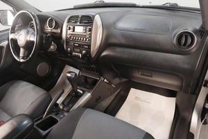 Внедорожник Toyota RAV4 2004 года, 799000 рублей, Челябинск