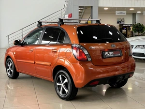 Хетчбэк Kia Rio 2011 года, 597000 рублей, Солонцы