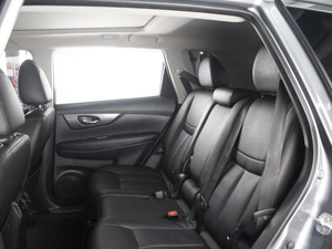 Внедорожник Nissan X-Trail 2015 года, 1540000 рублей, Омск