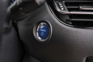 Внедорожник Toyota C-HR 2019 года, 2299000 рублей, Красноярск