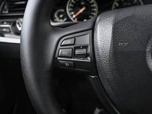 Седан BMW 5 серия 2015 года, 1999000 рублей, Кирилловка