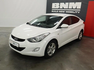 Седан Hyundai Elantra 2013 года, 1200000 рублей, Курск