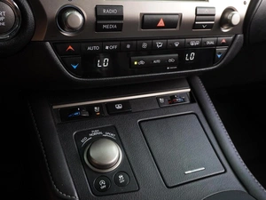 Седан Lexus ES 2015 года, 2439000 рублей, Воронеж