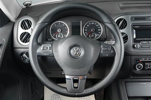 Внедорожник Volkswagen Tiguan 2012 года, 1749000 рублей, Тюмень