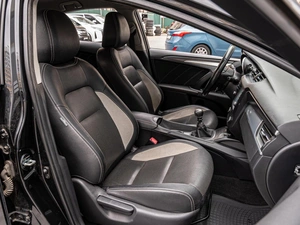 Седан Toyota Avensis 2015 года, 1695000 рублей, Краснодар