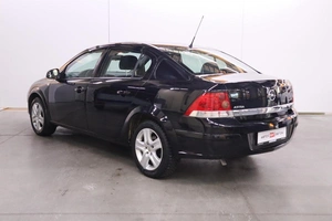 Седан Opel Astra 2010 года, 740000 рублей, Брянск