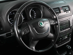 Внедорожник Skoda Yeti 2013 года, 919000 рублей, Аксай