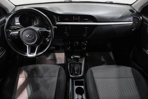 Седан Kia Rio 2019 года, 1449000 рублей, Новокузнецк