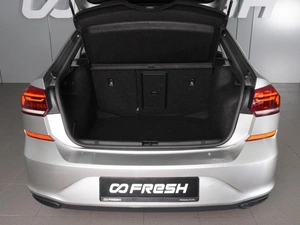 Лифтбек Volkswagen Polo 2021 года, 1769000 рублей, Красный Пахарь
