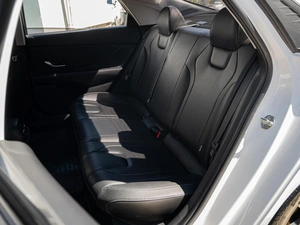 Седан Hyundai Elantra 2022 года, 1825000 рублей, Краснодар