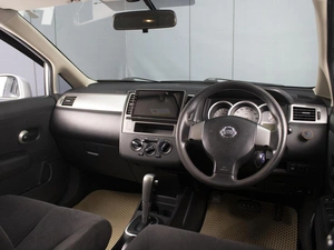 Седан Nissan Tiida 2011 года, 730000 рублей, Омск