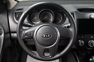 Хетчбэк Kia Cerato 2011 года, 849000 рублей, Оренбург