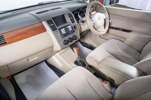 Седан Nissan Tiida Latio 2004 года, 459000 рублей, Томск