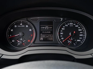 Внедорожник Audi Q3 2015 года, 1950000 рублей, Краснодар