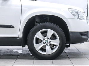 Внедорожник Skoda Yeti 2013 года, 849000 рублей, Красноярск
