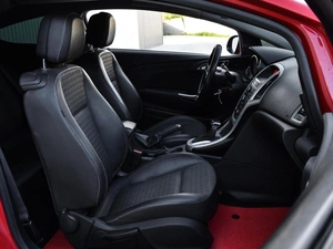 Хетчбэк Opel Astra GTC 2012 года, 848000 рублей, Краснодар