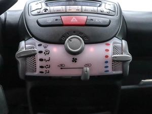 Хетчбэк Peugeot 107 2012 года, 599000 рублей, Красноярск