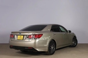 Седан Toyota Crown 2017 года, 3099000 рублей, Новосибирск