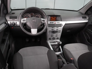 Универсал Opel Astra 2013 года, 699000 рублей, Воронеж