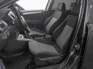 Седан Opel Astra 2010 года, 519000 рублей, Тюмень