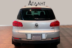 Внедорожник Volkswagen Tiguan 2013 года, 1349000 рублей, Красноярск
