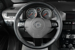 Хетчбэк Opel Astra GTC 2010 года, 599000 рублей, Тюмень