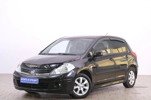 Хетчбэк Nissan Tiida 2010 года, 879000 рублей, Омск