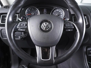 Внедорожник Volkswagen Touareg 2017 года, 3299000 рублей, Аксай