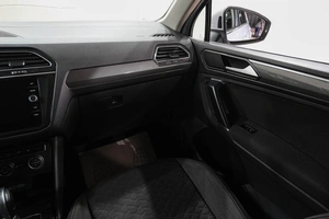 Внедорожник Volkswagen Tiguan 2018 года, 2689000 рублей, Новокузнецк
