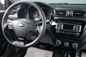 Седан Kia Rio 2016 года, 999000 рублей, Оренбург